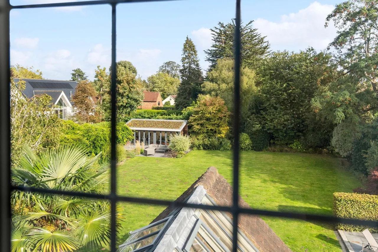 Roundwood Avenue, Hutton Mount, CM13, photo 64