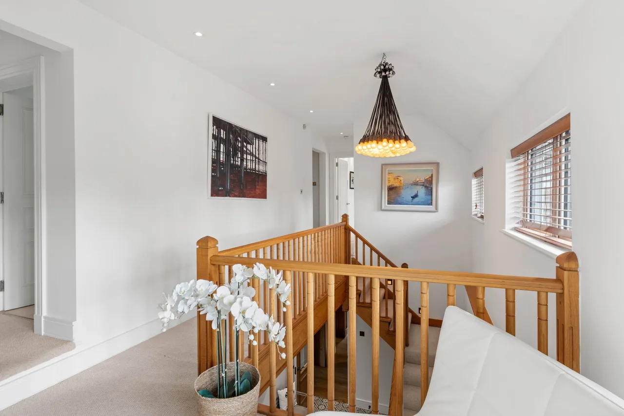 Roundwood Avenue, Hutton Mount, CM13, photo 41