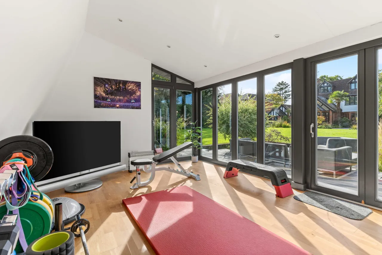 Roundwood Avenue, Hutton Mount, CM13, photo 77