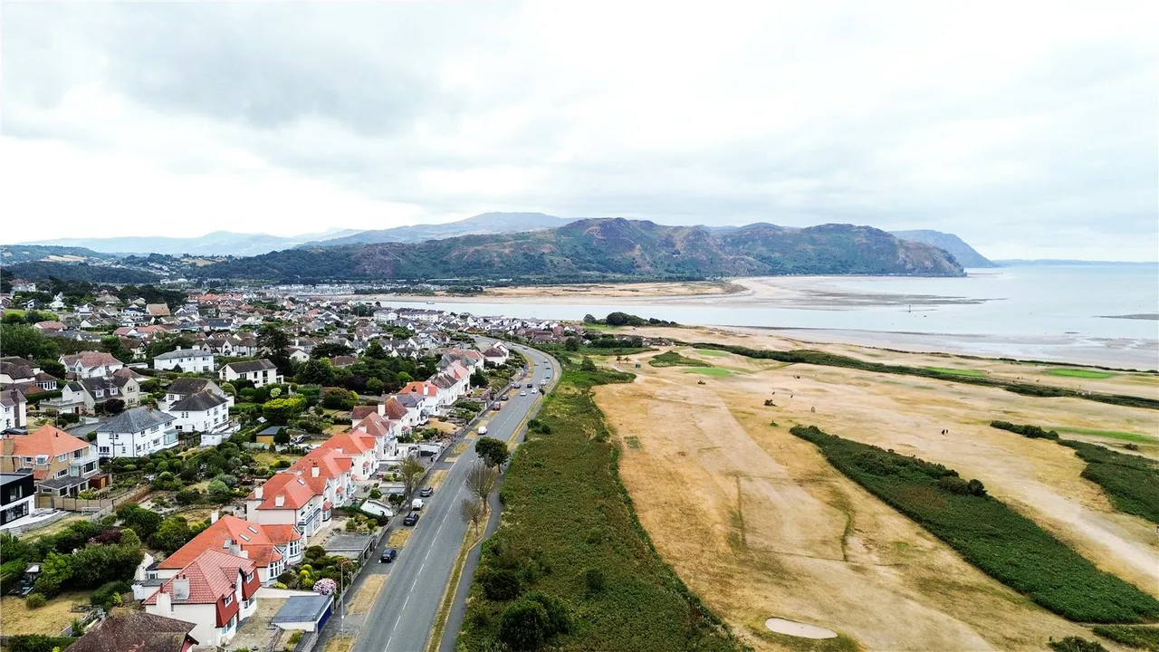 Bryn Gosol Road, Llandudno, Conwy, LL30 1NT, photo 39