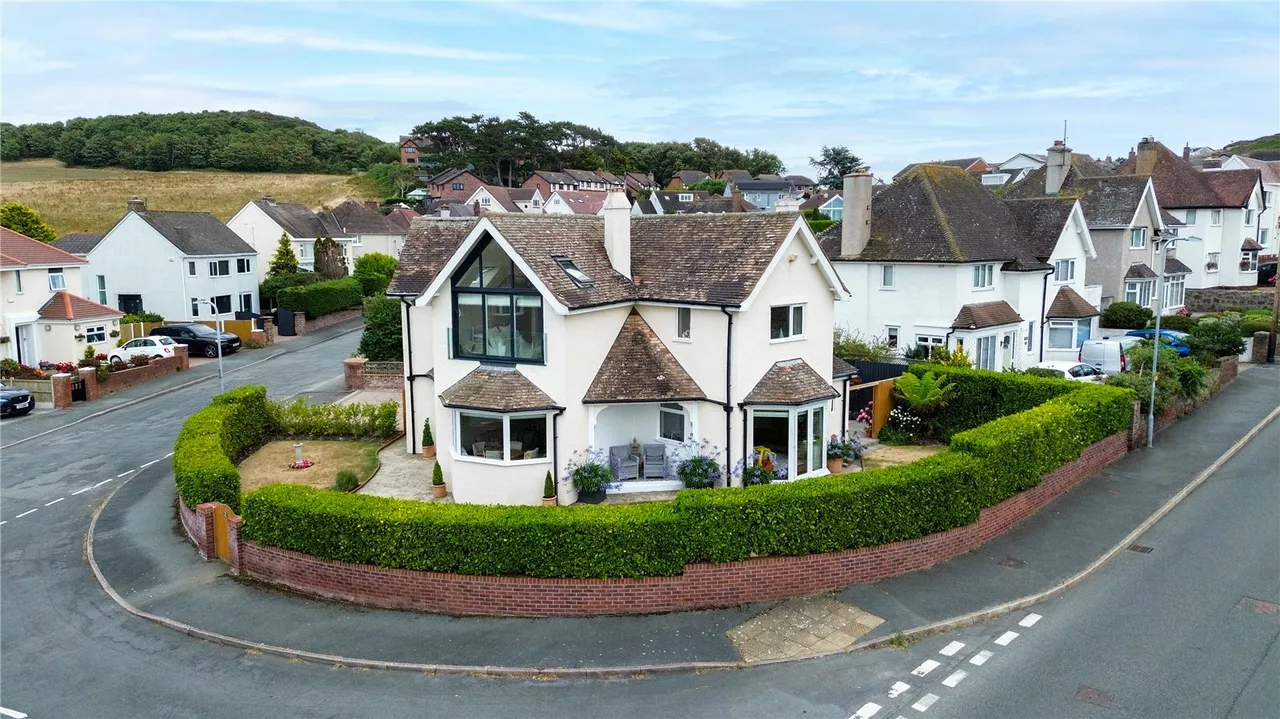 3 bed house for sale — Bryn Gosol Road, Llandudno, Conwy, LL30 1NT