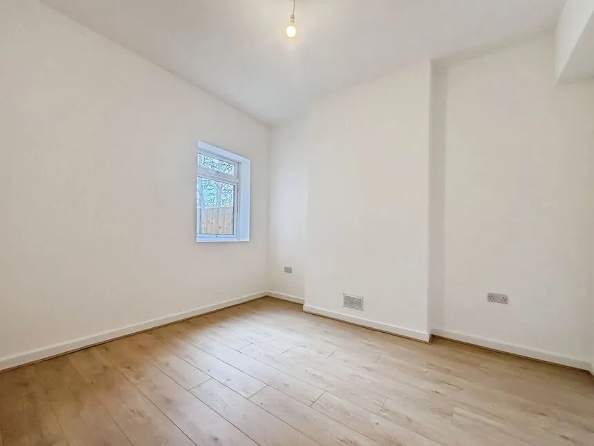 Wanlip Road, London, E13, photo 17