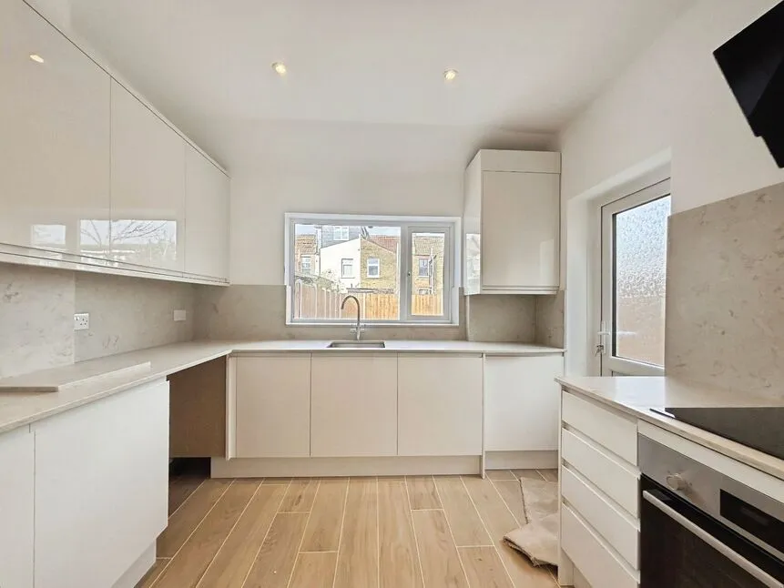Wanlip Road, London, E13, photo 15