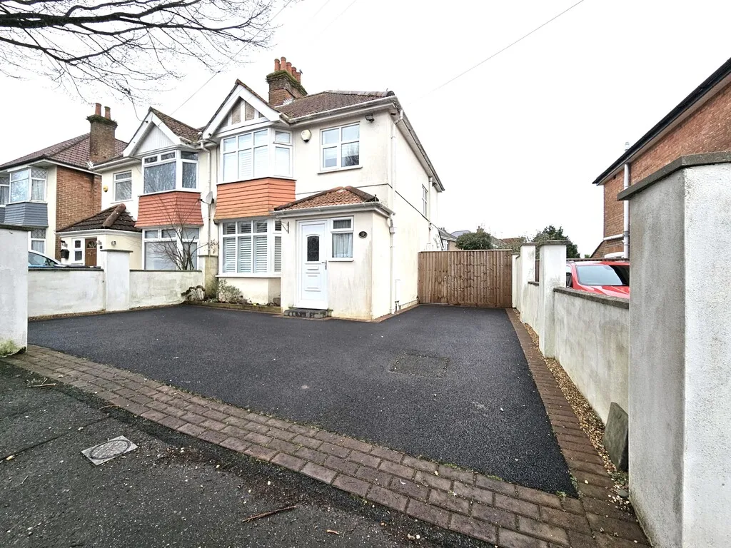 3 bed house for sale — Claremont Avenue, Bournemouth, BH9 3EZ