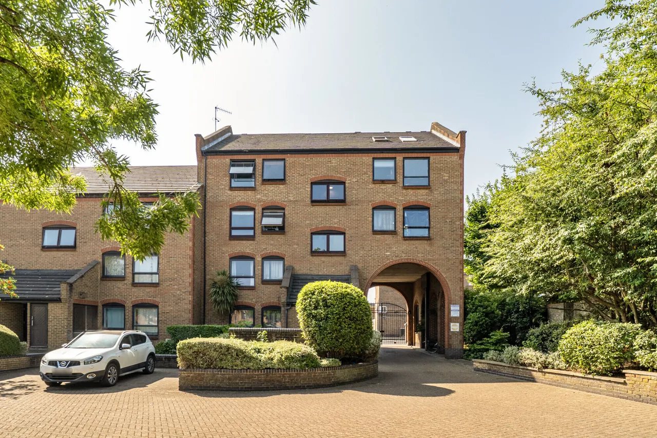 Horseshoe Close, London, E14, photo 15