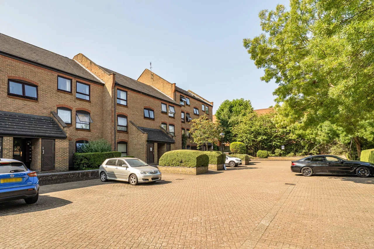 Horseshoe Close, London, E14, photo 10