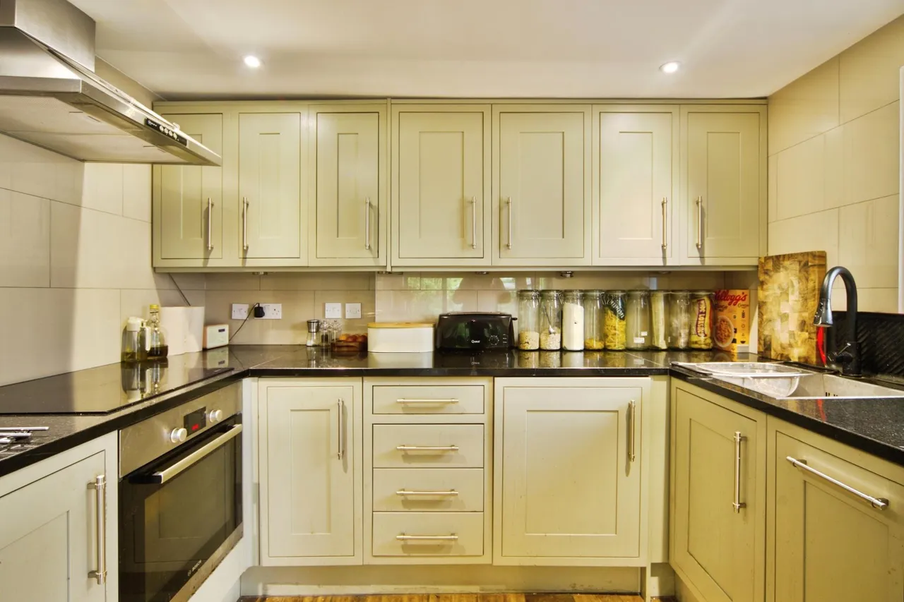 Park Road, London, N8, photo 14