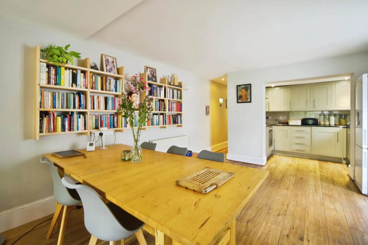 Park Road, London, N8, photo 13