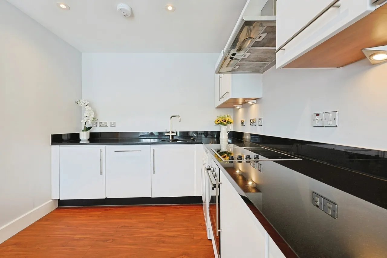 Battersea High Street, Battersea, London, SW11, photo 6