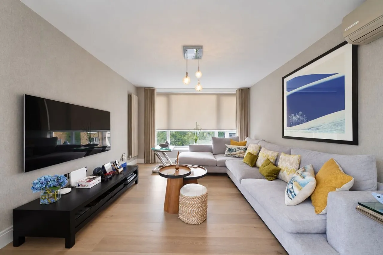 3 bed flat to rent, Boydell Court, St. John's Wood Park, NW8