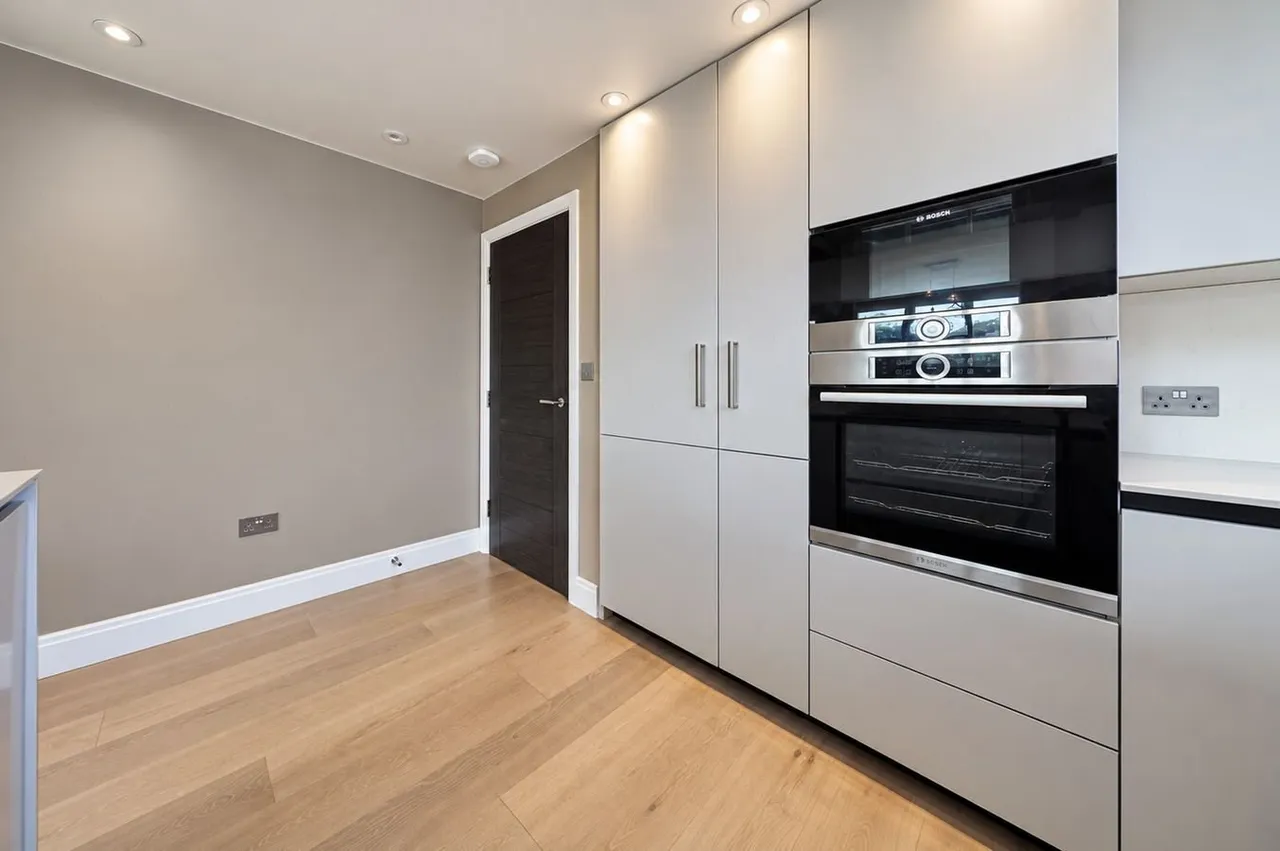 Boydell Court, St. John's Wood Park, NW8, photo 5