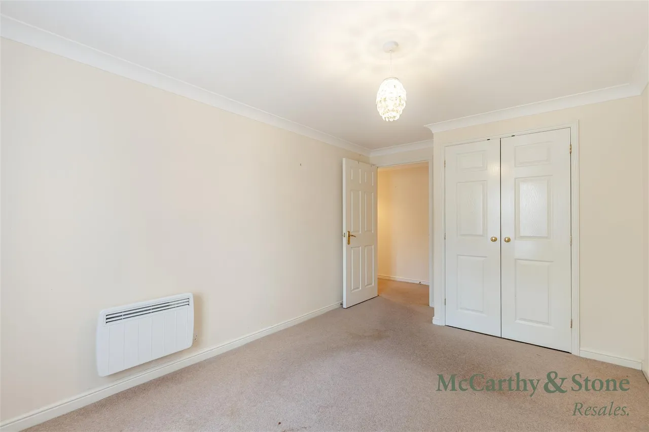 High Street South, Rushden, NN10, photo 11