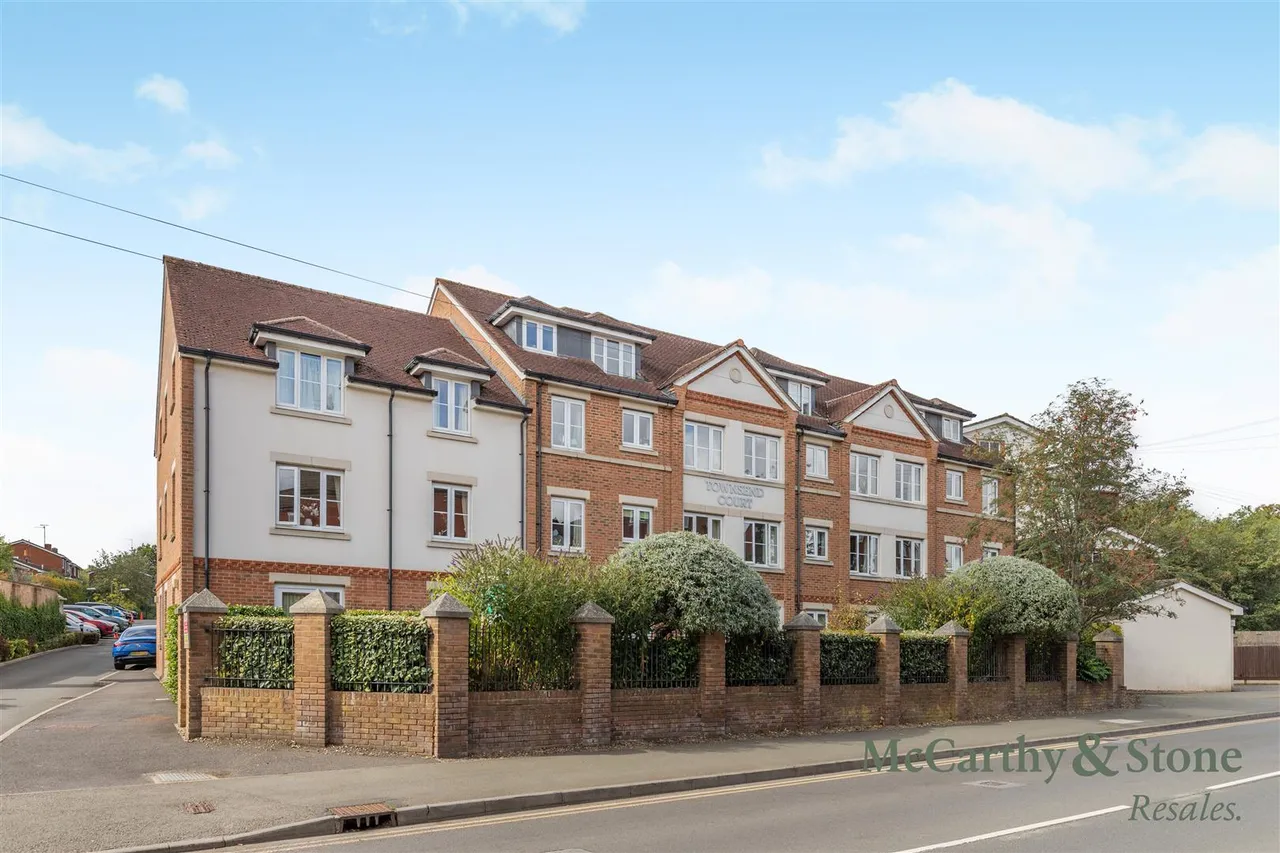High Street South, Rushden, NN10, photo 33