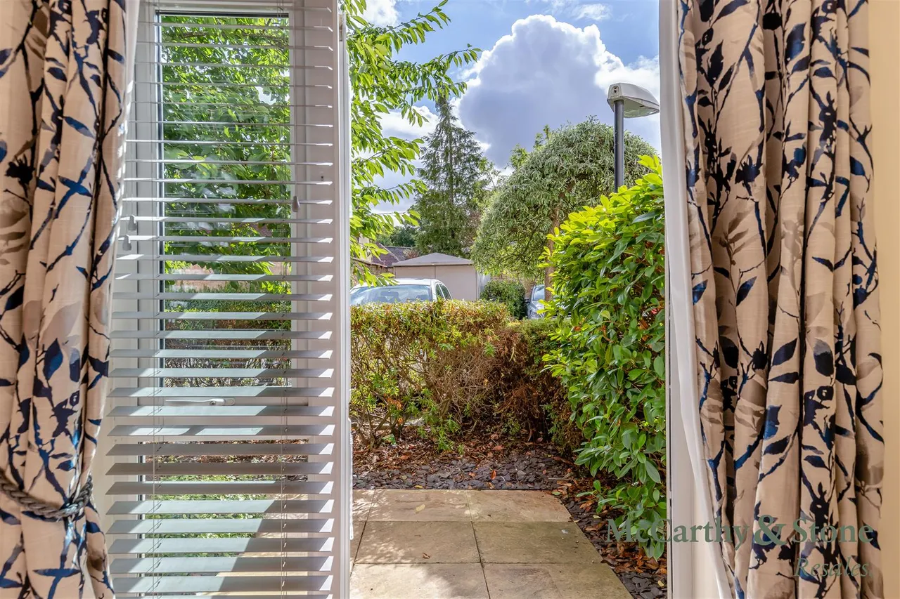 High Street South, Rushden, NN10, photo 3