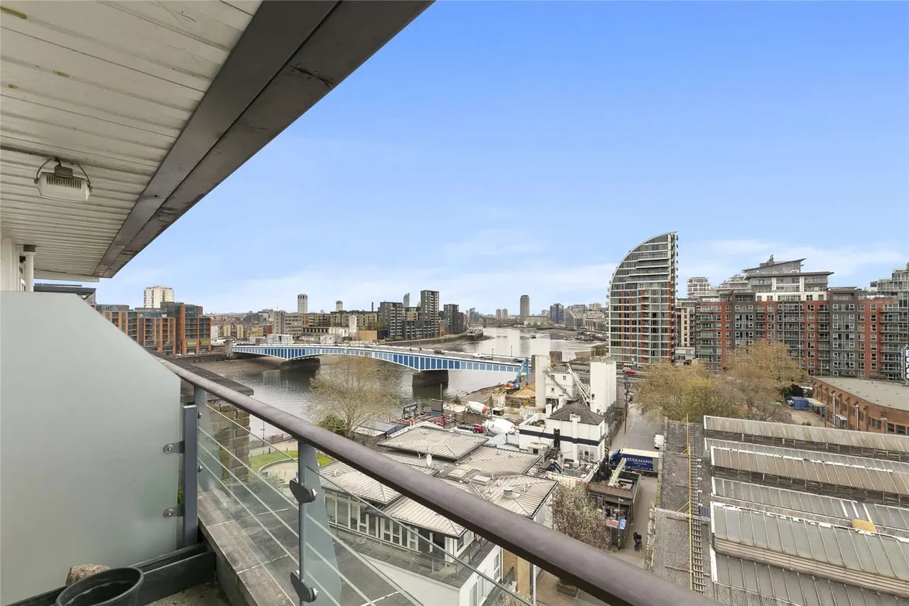 Smugglers Way, London, SW18, photo 11