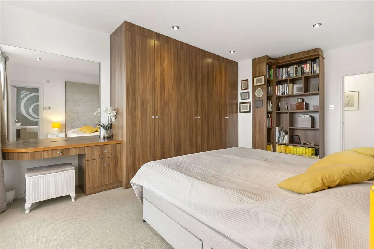 Smugglers Way, London, SW18, photo 4