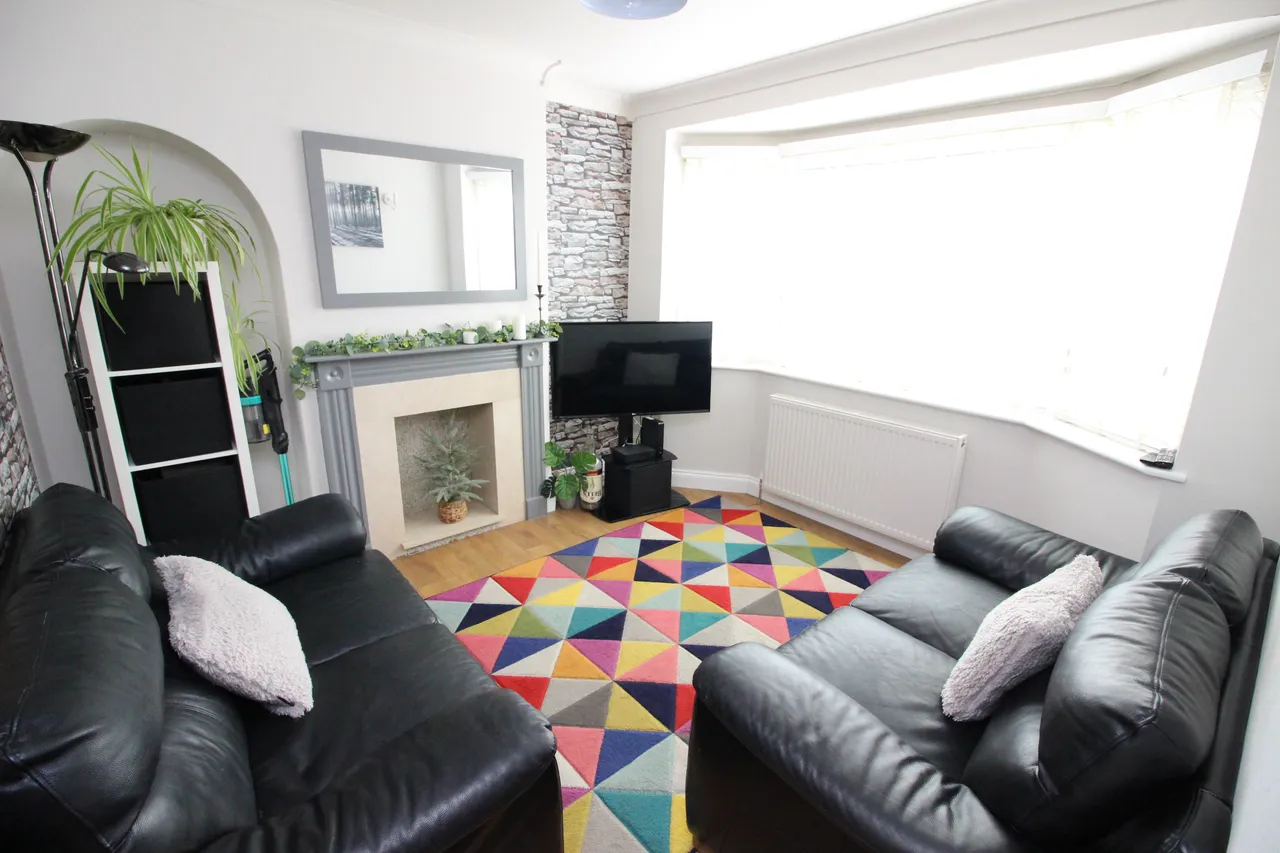 Buckland Way, WORCESTER PARK, Surrey, Worcester Park, KT48NP, photo 2