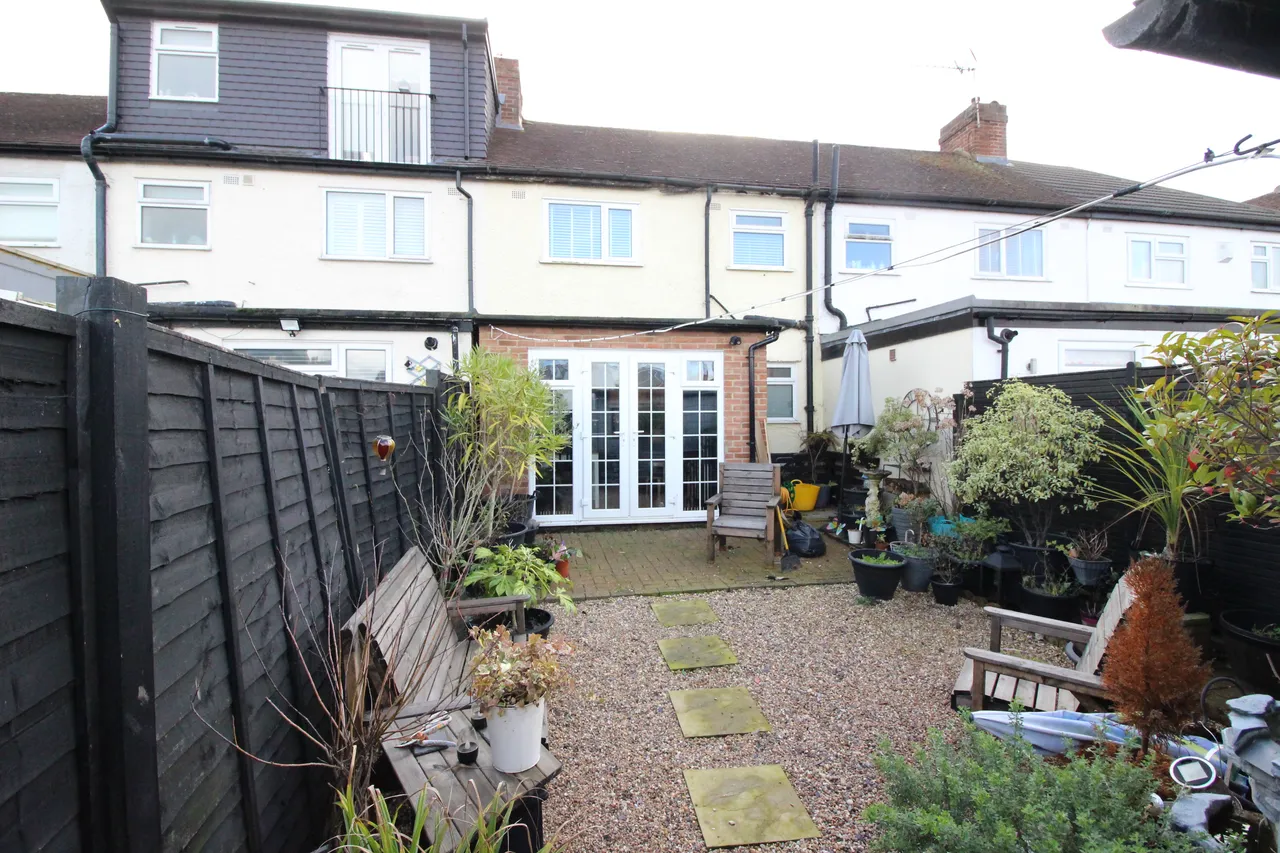 Buckland Way, WORCESTER PARK, Surrey, Worcester Park, KT48NP, photo 10