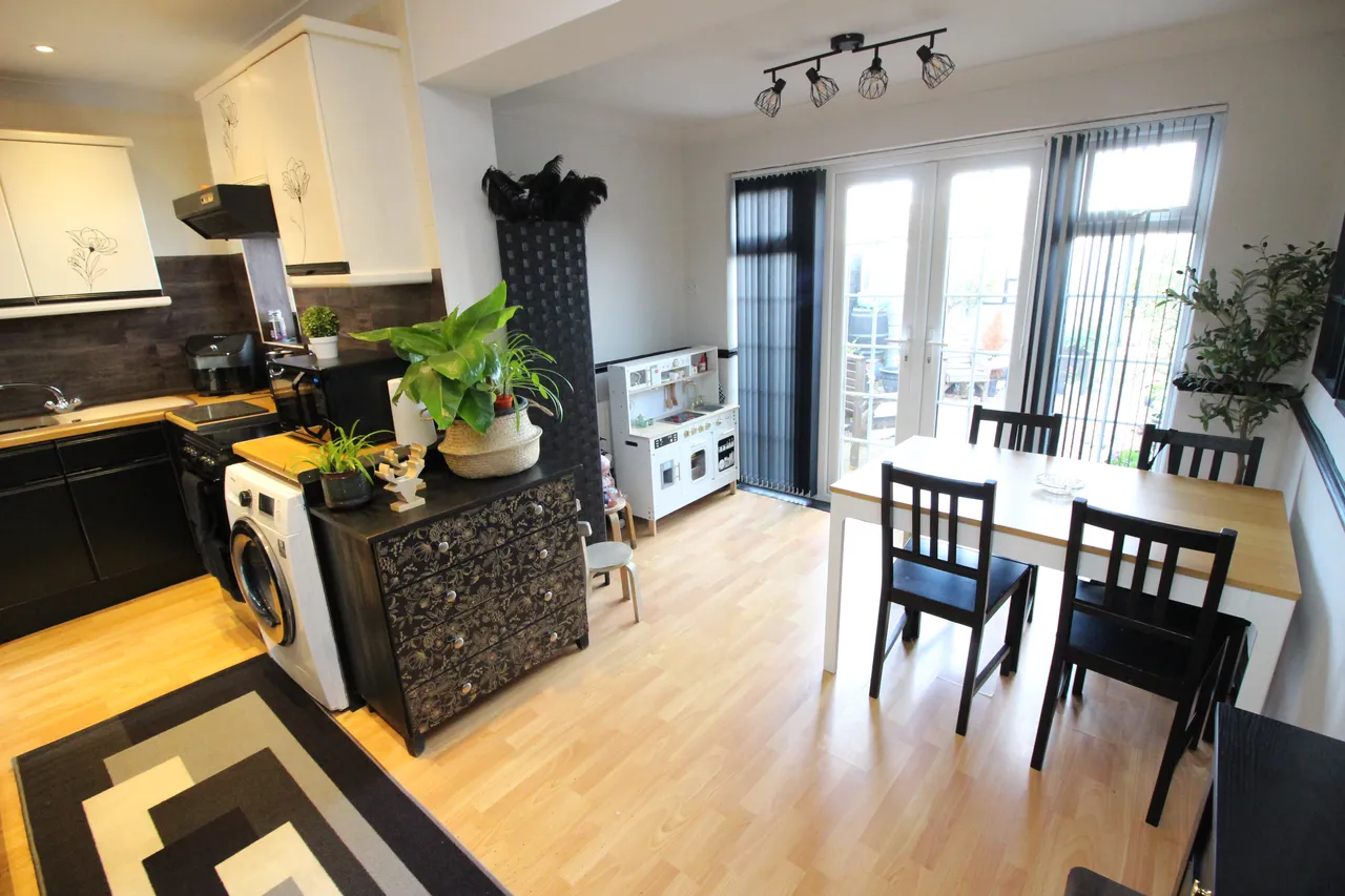 Buckland Way, WORCESTER PARK, Surrey, Worcester Park, KT48NP, photo 4