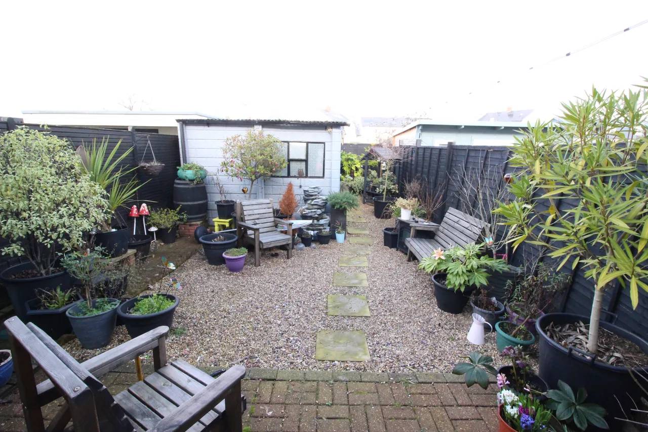 Buckland Way, WORCESTER PARK, Surrey, Worcester Park, KT48NP, photo 9