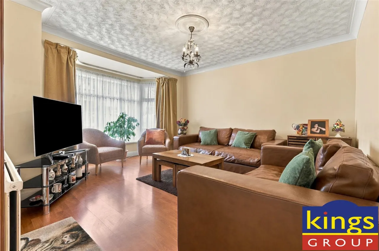 Selhurst Road, Edmonton, N9, photo 2