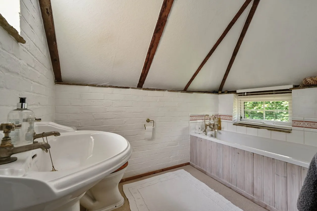 School Lane, Nutley, TN22, photo 16