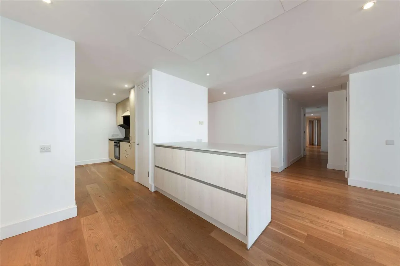 Hanover House, 32 Westferry Circus, Canary Wharf, London, E14 8RH, photo 2