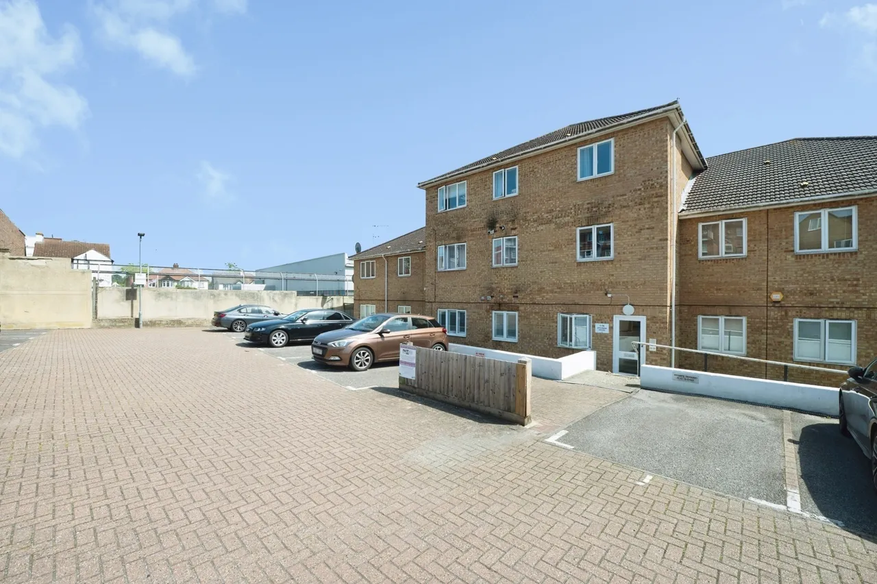 Collier Row Road, Romford, RM5, photo 7