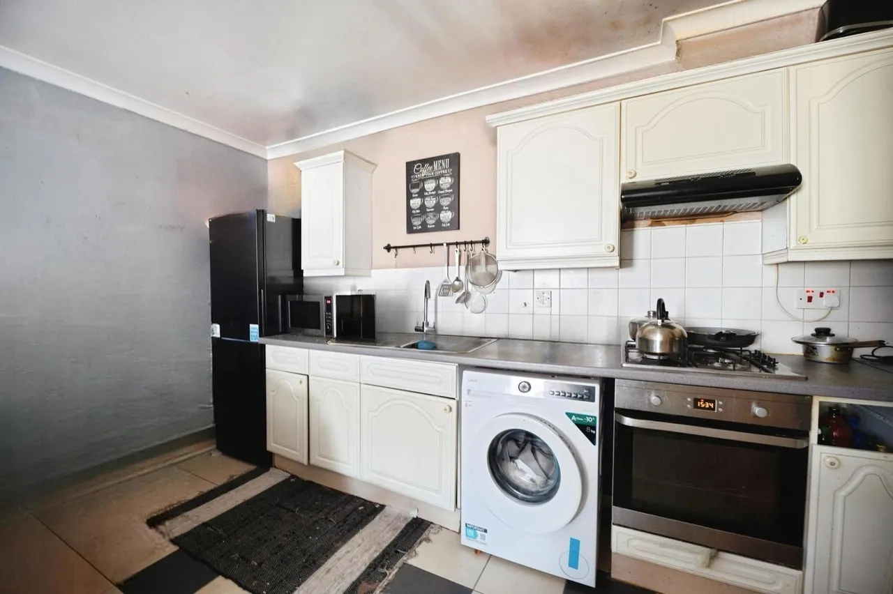 Collier Row Road, Romford, RM5, photo 3