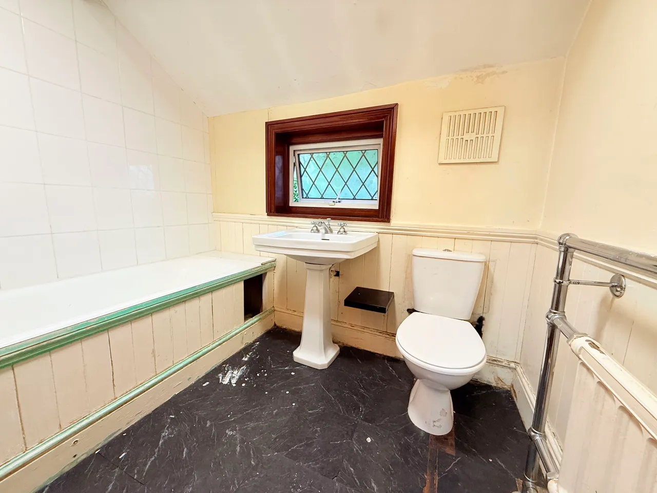 Old Ruislip Road, Northolt, UB5, photo 9