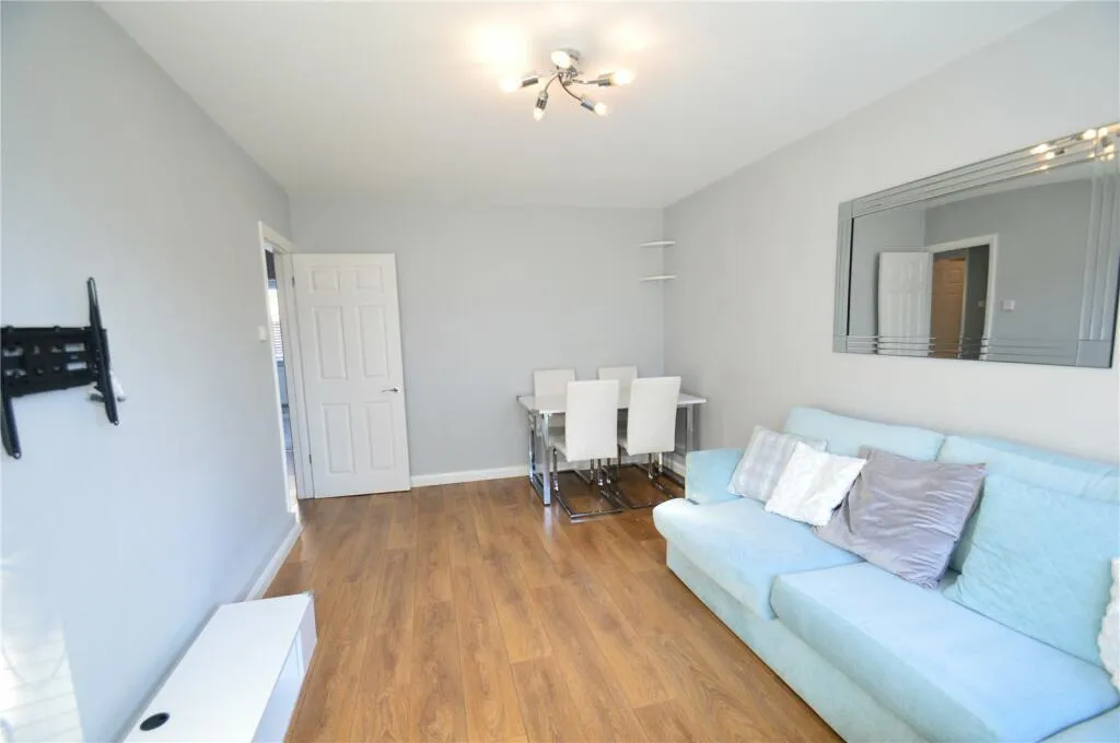 Brighton Road, Purley, CR8, photo 3