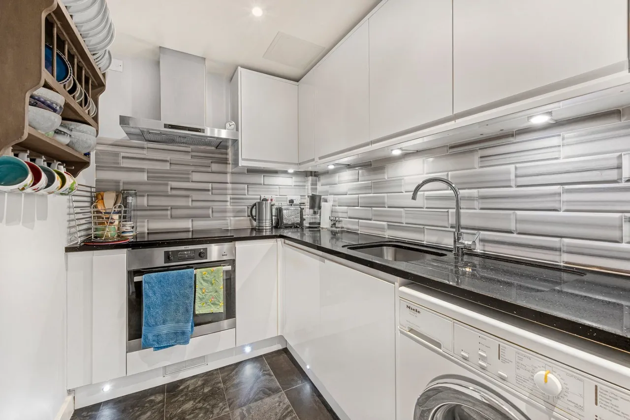 Barrier Point Road, London, E16, photo 4