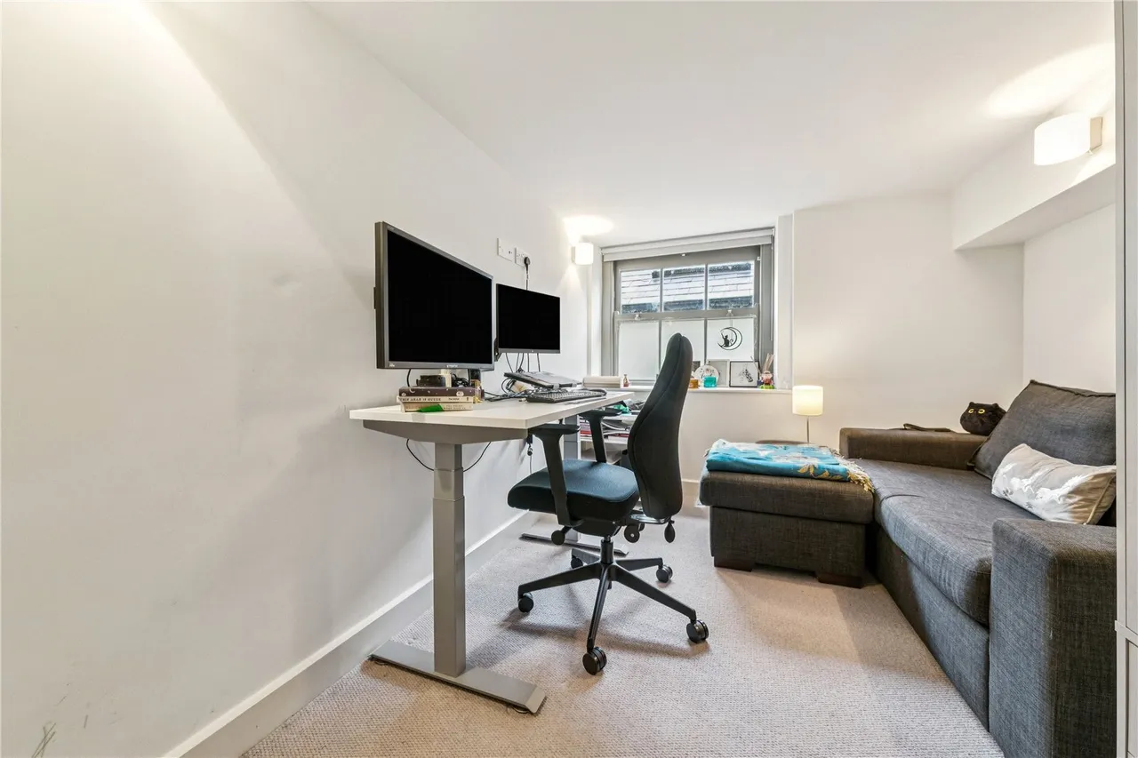 Holt Gardens, London, SW17, photo 5