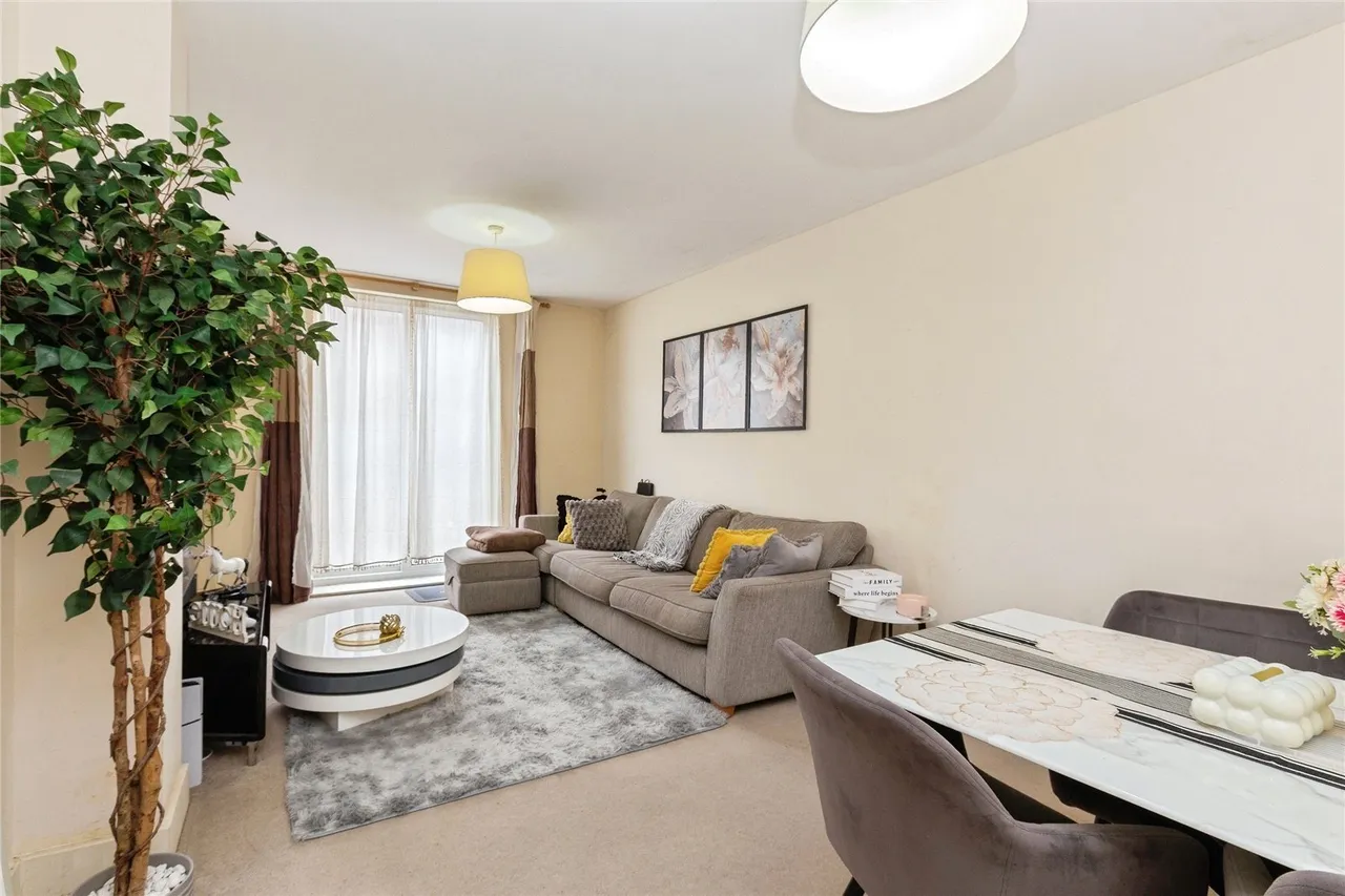 Coxhill Way, Aylesbury, Buckinghamshire, HP21, photo 5