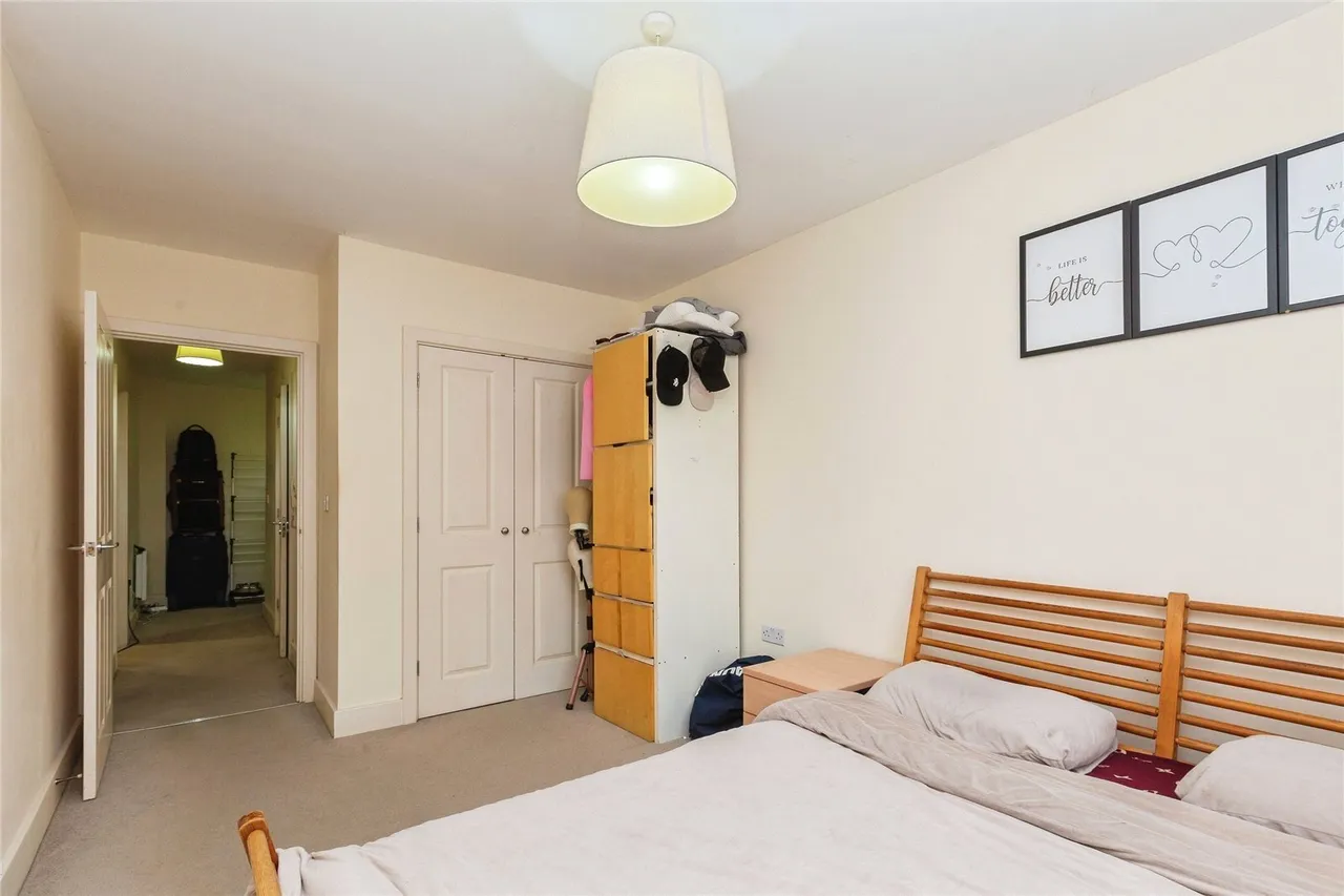 Coxhill Way, Aylesbury, Buckinghamshire, HP21, photo 11