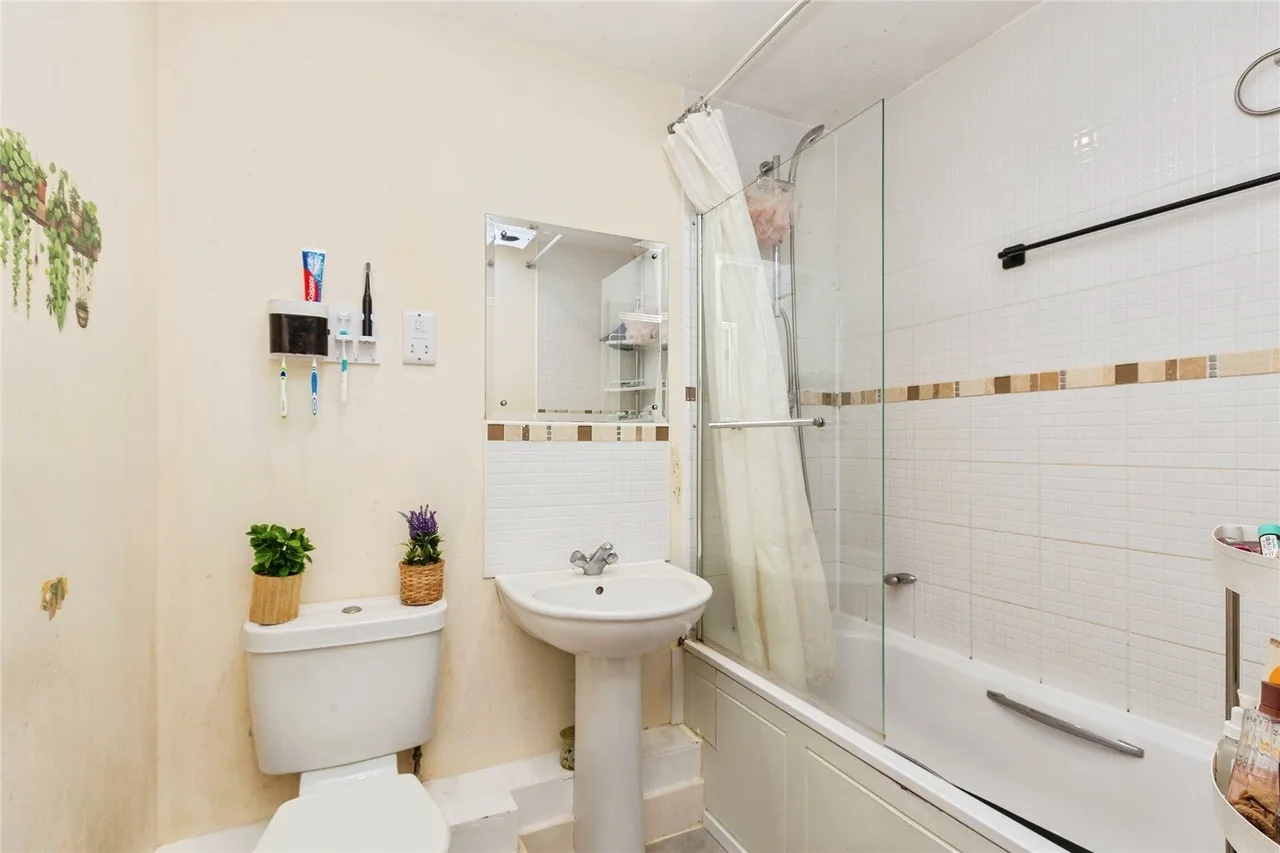 Coxhill Way, Aylesbury, Buckinghamshire, HP21, photo 12