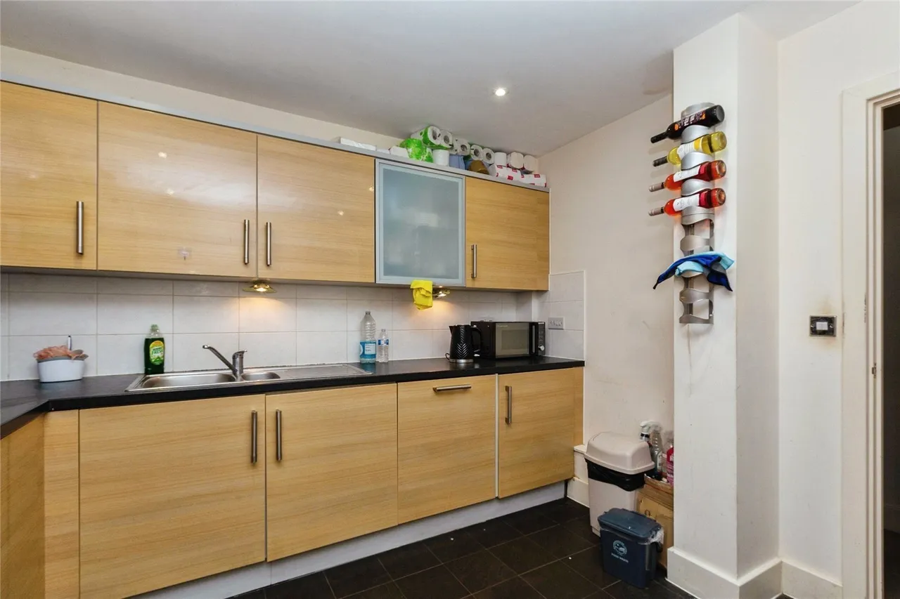 Coxhill Way, Aylesbury, Buckinghamshire, HP21, photo 8