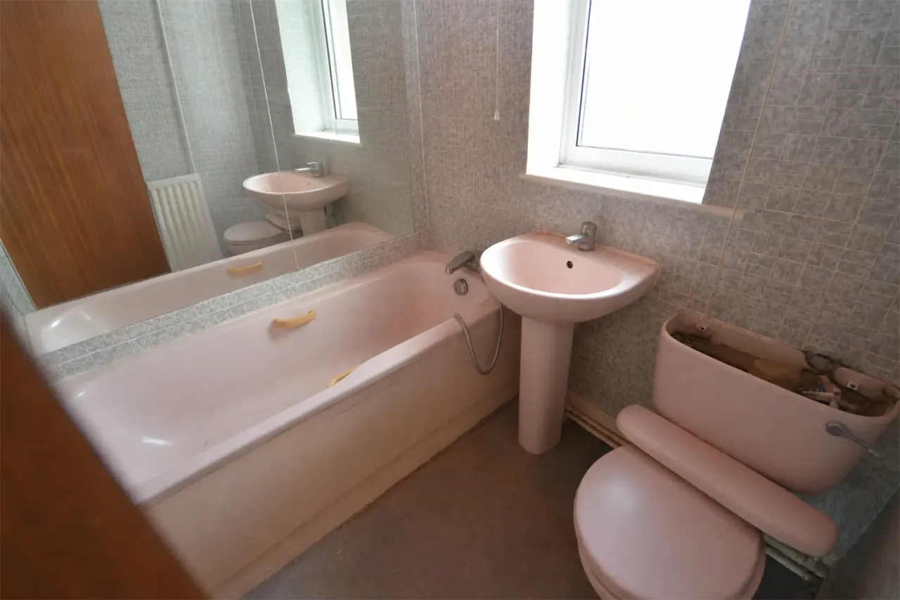 Ridge Court, Hazlerigg, NE13, photo 9
