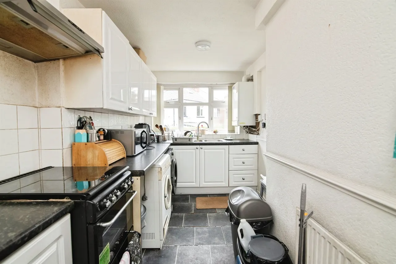Bilhay Lane, West Bromwich, photo 11