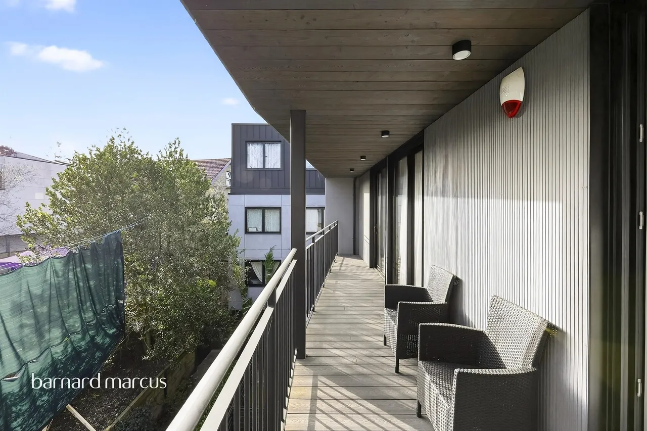 2 bed flat for sale — South Park Hill Road, SOUTH CROYDON
