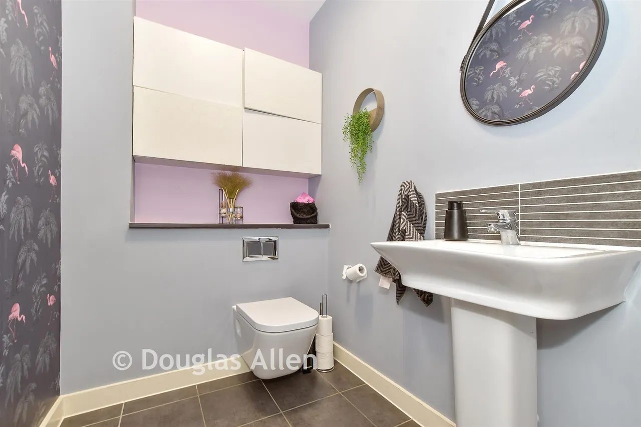 Marine Crescent, Ilford, IG6, photo 6
