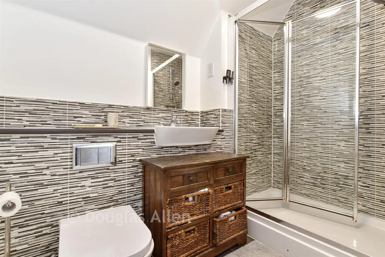 Marine Crescent, Ilford, IG6, photo 8