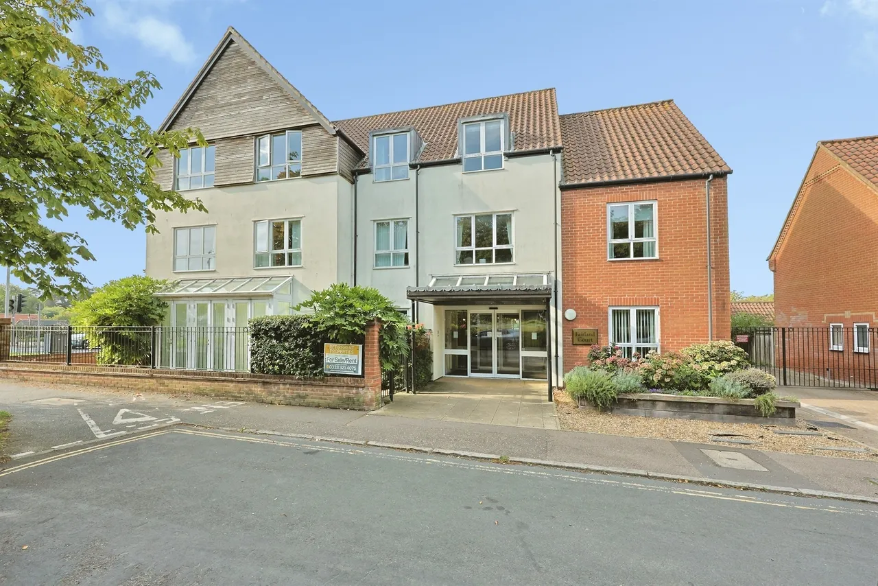 2 bed flat for sale, Fairland Street, Wymondham, NR18