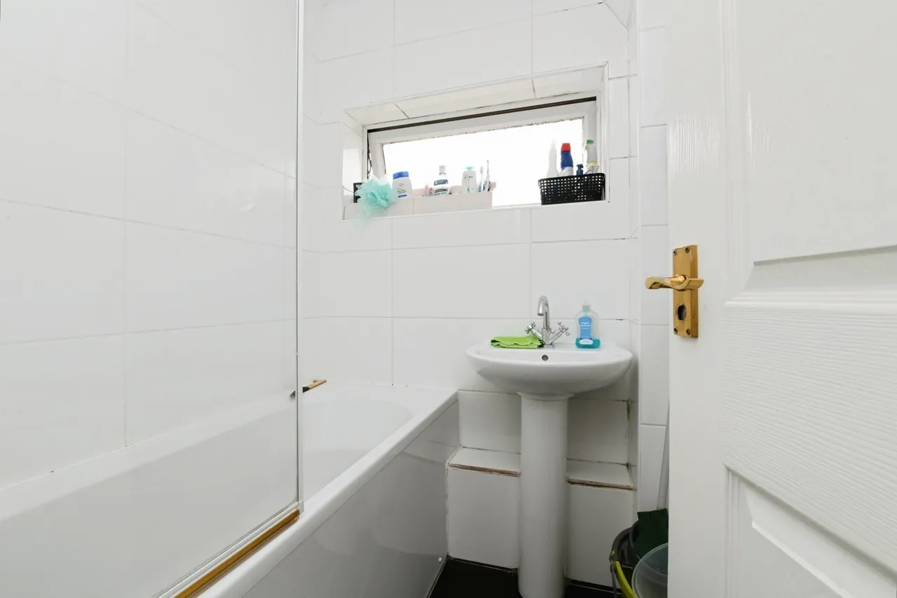Canberra Close, Chelmsford, Essex, CM1, photo 6