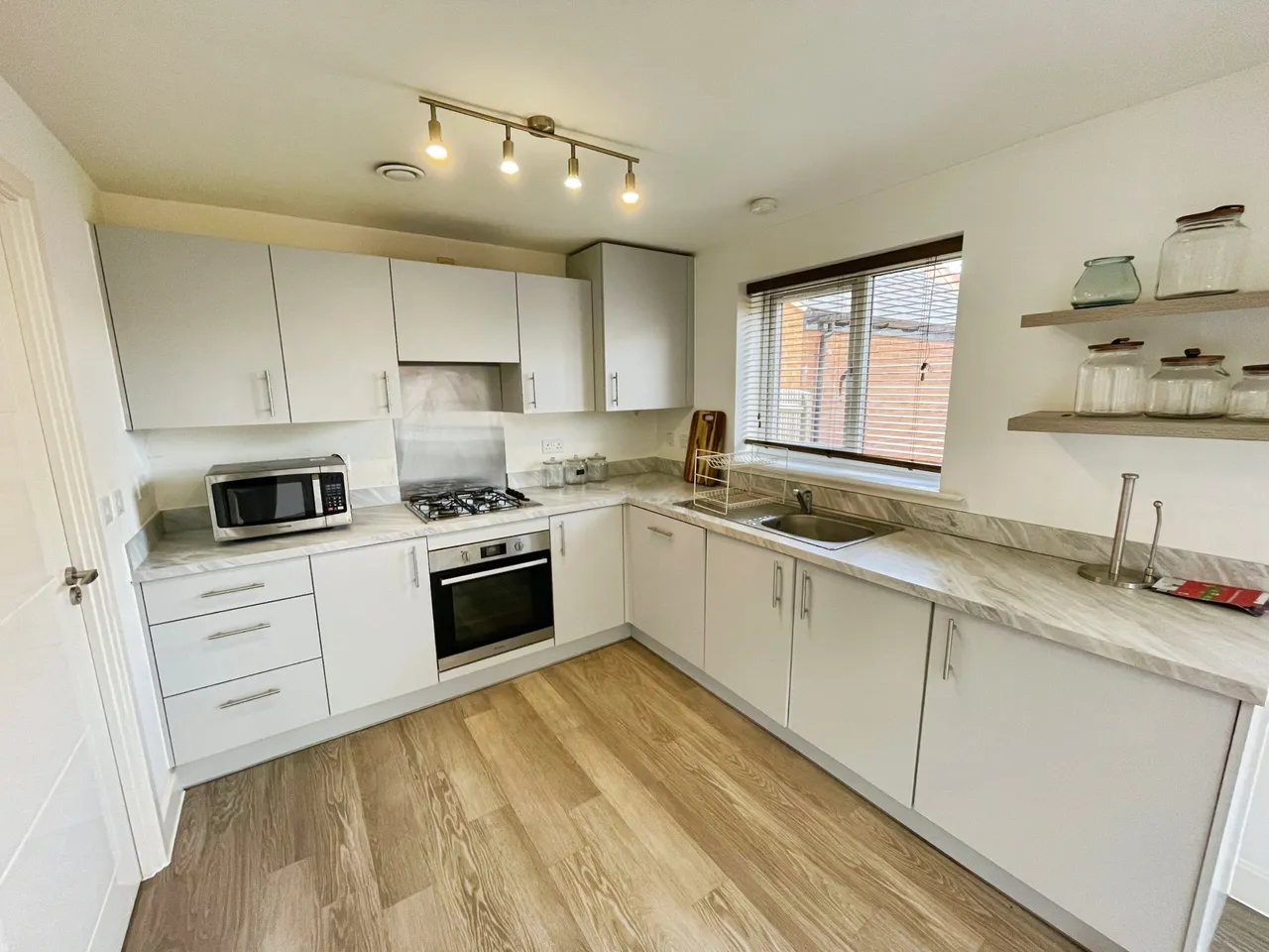 Freshfields Close, Basingstoke, Basingstoke, RG23 7GQ, photo 4