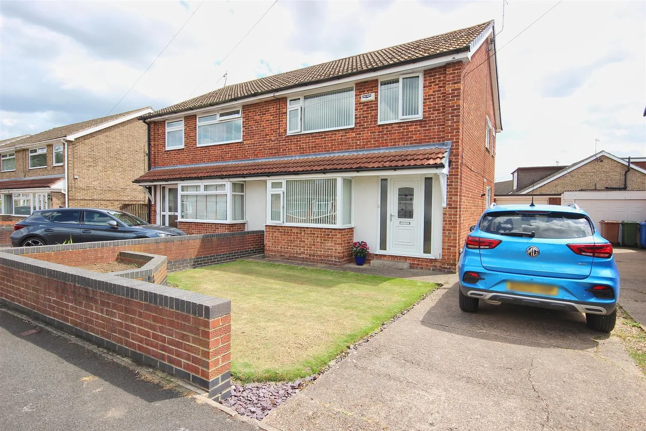 3 bed house for sale — Westlands Road, Sproatley