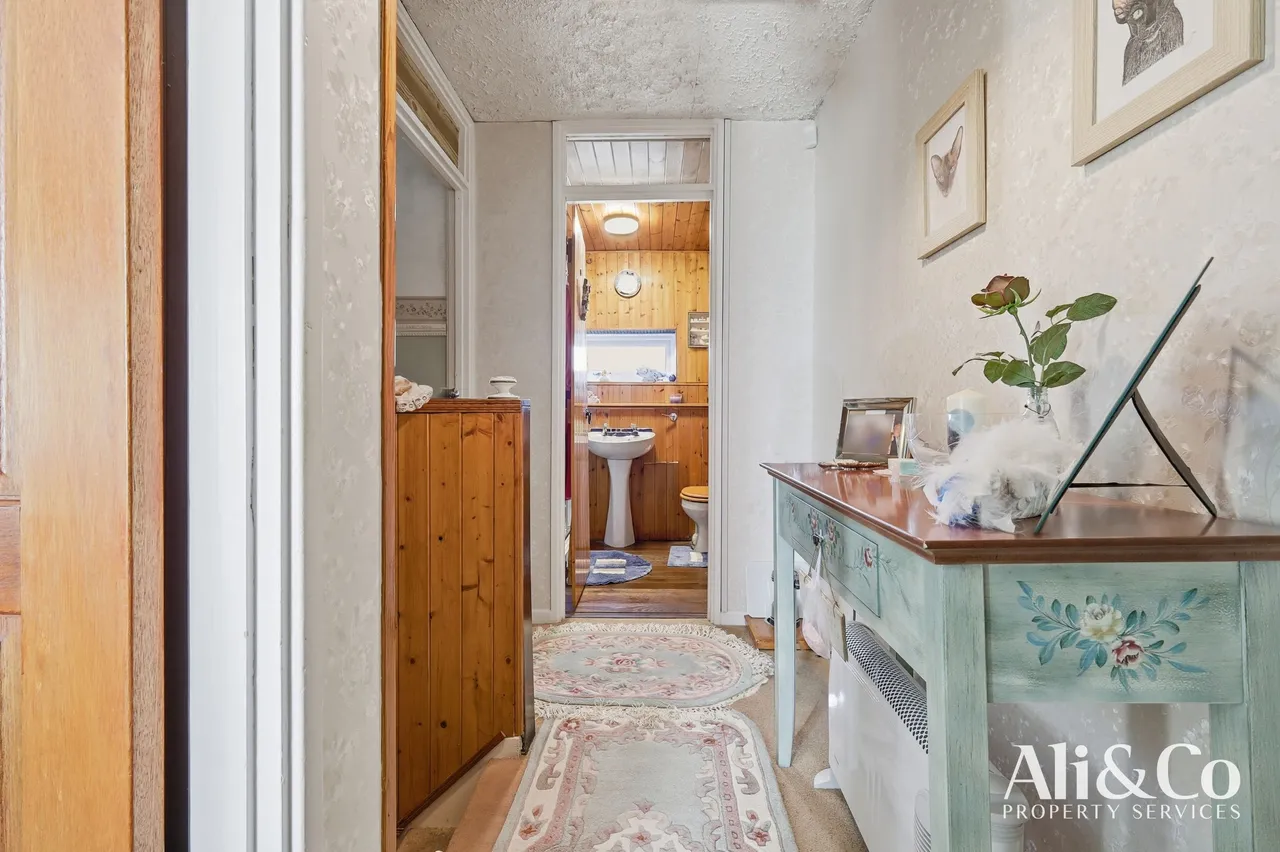 Gladwyns, Basildon, Essex, SS15 5JA, photo 11