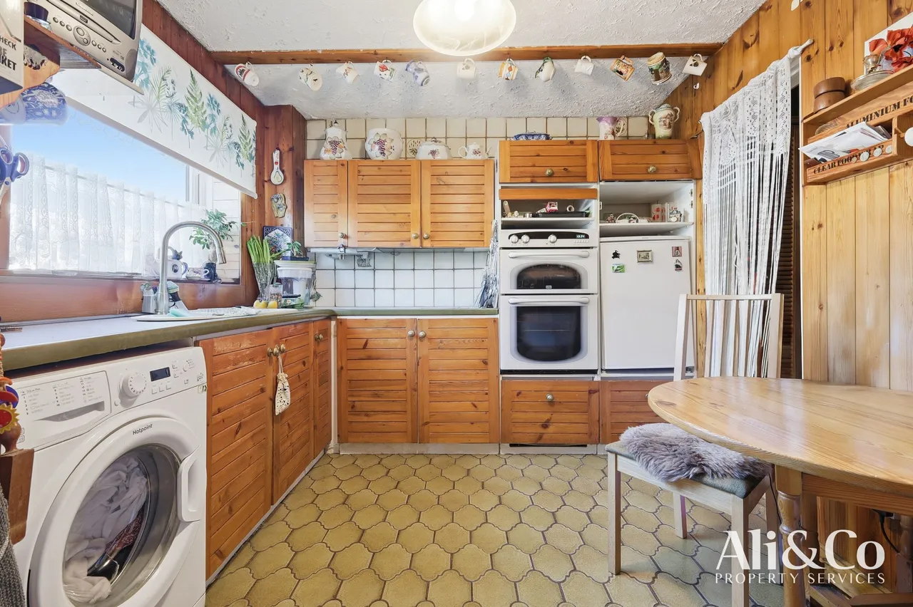 Gladwyns, Basildon, Essex, SS15 5JA, photo 5
