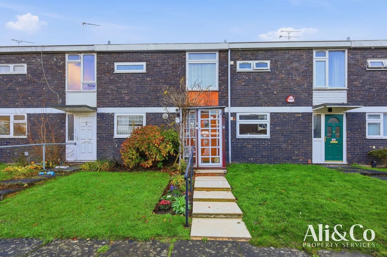 2 bed house for sale — Gladwyns, Basildon, Essex, SS15 5JA