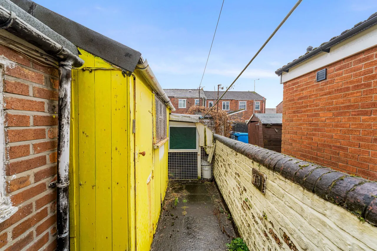 Warrington Road, Widnes, Widnes, WA8 0AT, photo 13